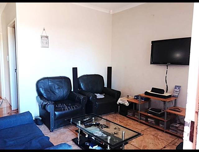 2 BEDROOM HOUSE FOR SALE IN UMHLATHUZE